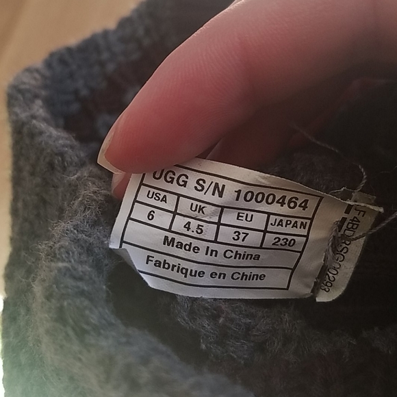 Knit UGGs - Picture 4 of 4